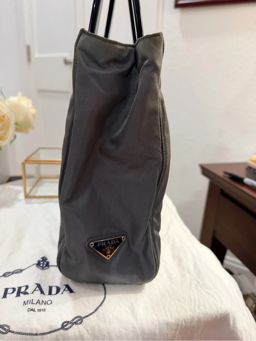Prada Vintage
Tessuto Nylon Top Handle Bag & LARGE Prada Dustie 🔺 - Picture 10 of 17